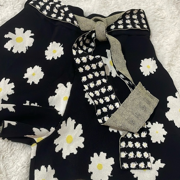 Sandro Paris-maje Floral Black and White Women's Shorts - Picture 6 of 16